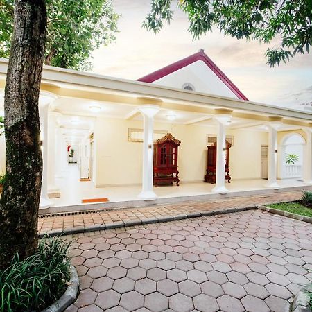 Tirtodipuran Hotel By Natts Hospitality Indonesia Yogyakarta Exterior photo